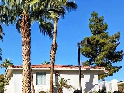 Hotel Howard Johnson By Wyndham University/phoenix 3*