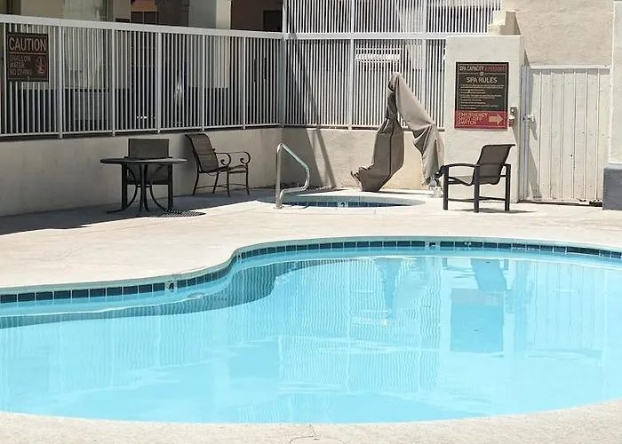 Howard Johnson By Wyndham University/phoenix 3*