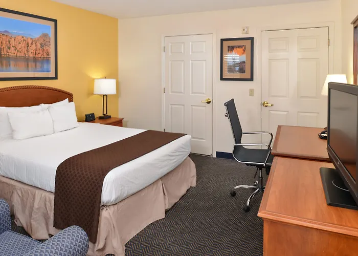 Howard Johnson By Wyndham University/phoenix Tempe