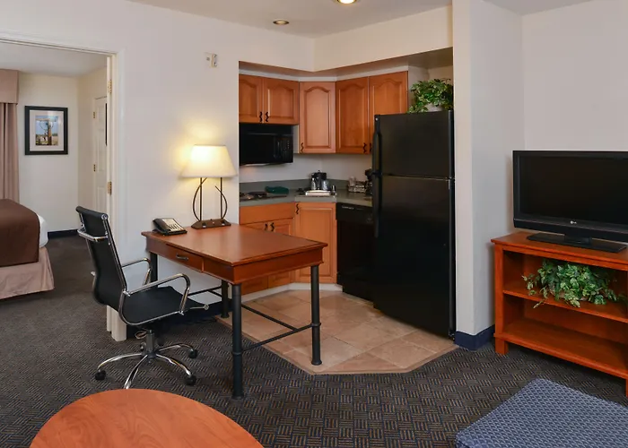 Howard Johnson By Wyndham University/phoenix Hotel