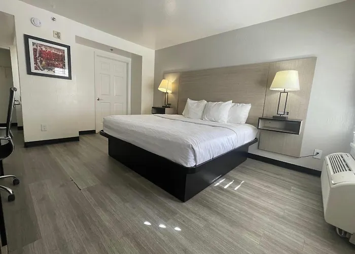 Howard Johnson By Wyndham University/phoenix 3*