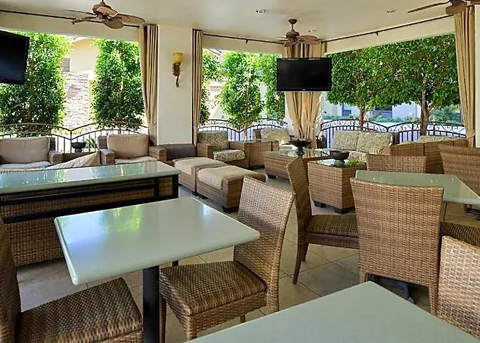 Howard Johnson By Wyndham University/phoenix Hotel 3*
