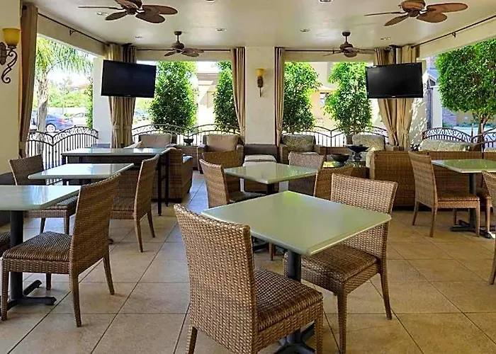 Hotel Howard Johnson By Wyndham University/phoenix 3*