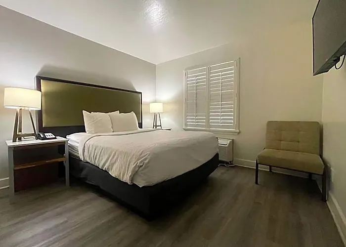 Hotel Howard Johnson By Wyndham University/phoenix Tempe