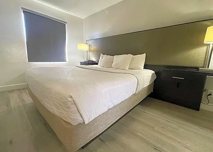 Howard Johnson By Wyndham University/phoenix 3*