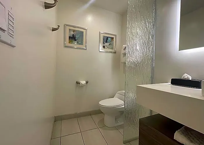 Howard Johnson By Wyndham University/phoenix Hotel 3*