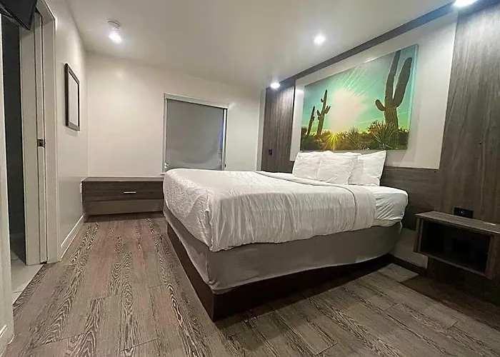 Howard Johnson By Wyndham University/phoenix Hotel 3*